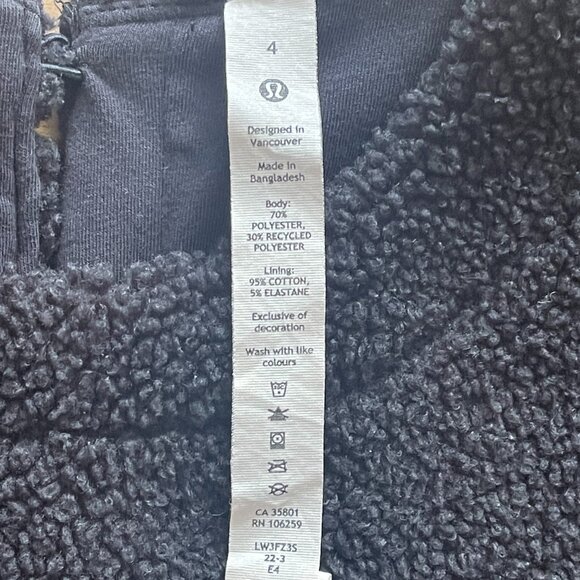 Lululemon Textured Fleece Embroidered Logo Tee Black Cropped Crew Neck Size: 4 - Picture 5 of 10